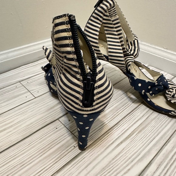 Anne Klein Flex Stripped Heels - Picture 3 of 5
